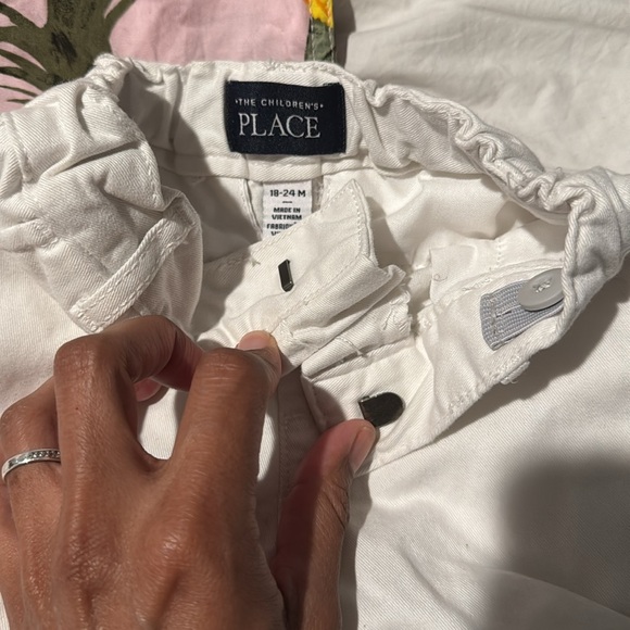 Children’s place 18-24m tropical shorts outfit - Picture 2 of 3